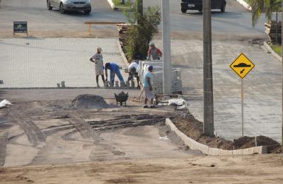 prefeitura-finaliza-cal-amento-da-av-dos-can-rios