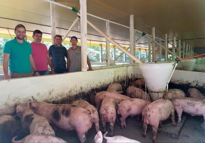 prefeito-vice-e-secret-rio-visitam-empreendimento-rural