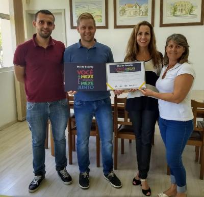 munic-pio-recebe-certificado-de-participa-o-no-dia-do-desafio