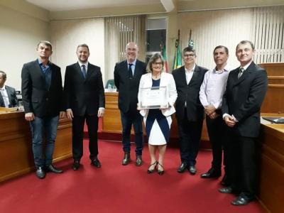 prefeito-e-vice-participam-de-sess-o-solene