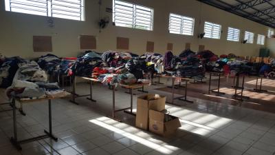 -mil-pe-as-de-roupa-s-o-doadas