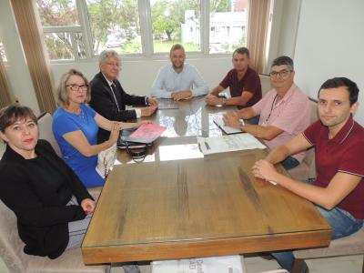 prefeito-recebe-comitiva-da-feira-brasileira-do-varejo