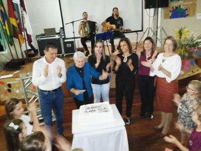 jantar-celebra-os-anos-da-escola-de-maio