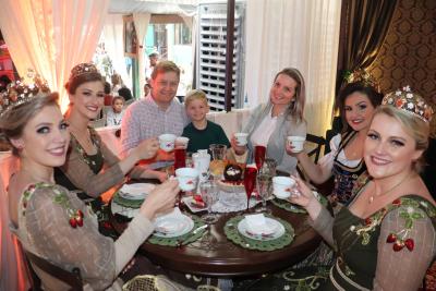 ch-das-cinco-re-ne-diferentes-reinos