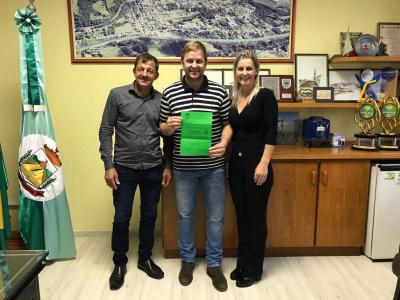 tupandi-convida-festa-do-porco-no-rolete