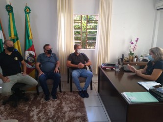 prefeitos-de-bom-principio-e-sao-vendelino-buscam-por-solucao-para-o-asfalto-da-piedade