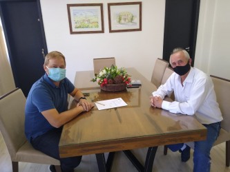 prefeito-fabio-recebe-primeiro-presidente-da-festa-do-moranguinho