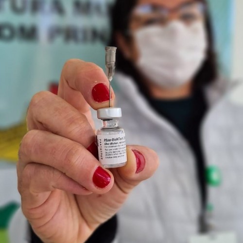 hoje-tem-atendimento-no-vespertino-e-amanha-inicia-a-vacinacao-de-41-e-40-anos