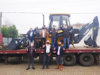 municipio-adquiriu-nova-retro