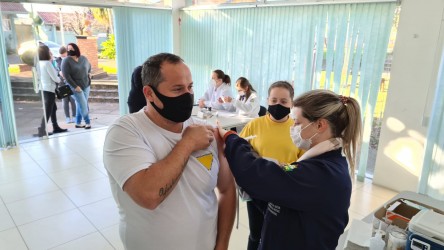 pessoas-de-35-anos-podem-receber-a-vacina-nesta-terca-feira