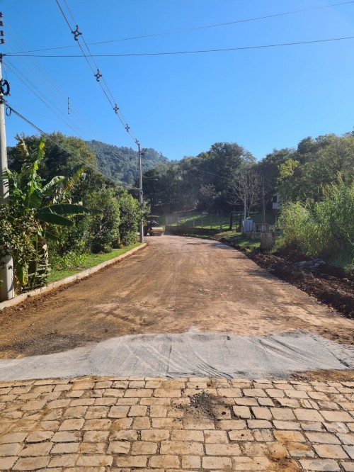 avancam-obras-na-rua-dos-ficus