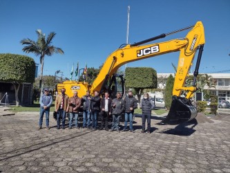 municipio-adquire-escavadeira-hidraulica