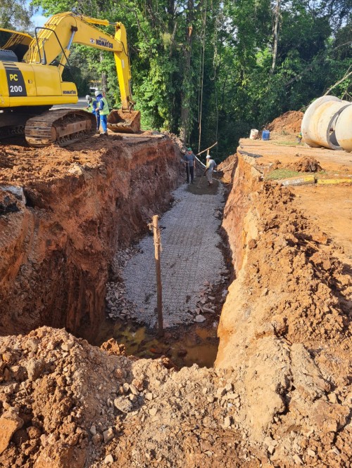 atencao-para-obras-na-pista