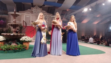 nova-corte-do-moranguinho-e-eleita-simplicidade-e-glamour-se-encontram