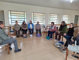 grupo-do-morro-bambu-participa-de-vivencia-terapeutica-com-ervas-e-escalda-pes