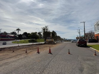 obras-de-rotatoria-na-rua-celestino-wolkweiss