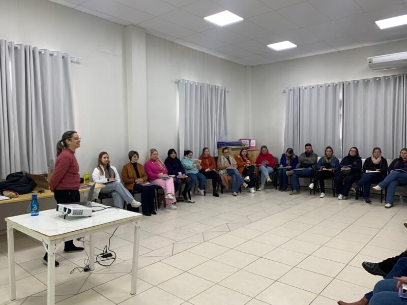 prefeitura-e-sebrae-capacitam-gestores-escolares-sobre-recursos-do-pdde