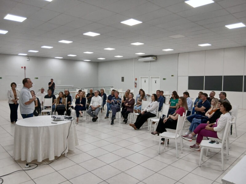municipio-reune-empreendedores-em-encontro-para-fortalecer-o-turismo-local