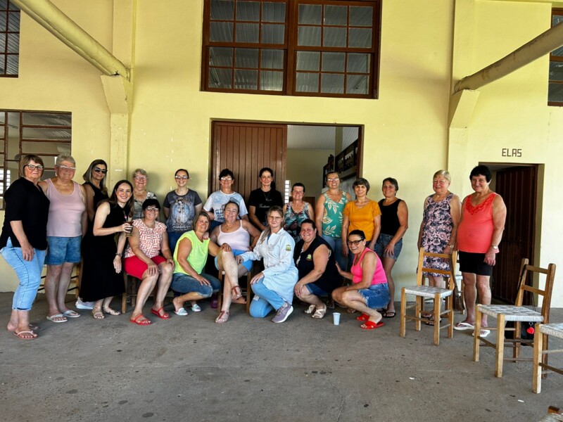 nutricao-e-bem-estar-pautam-roda-de-conversa-em-nova-columbia