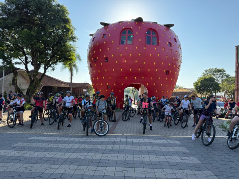 pedal-de-verao-transforma-manha-de-domingo-em-experiencia-de-saude-e-convivencia