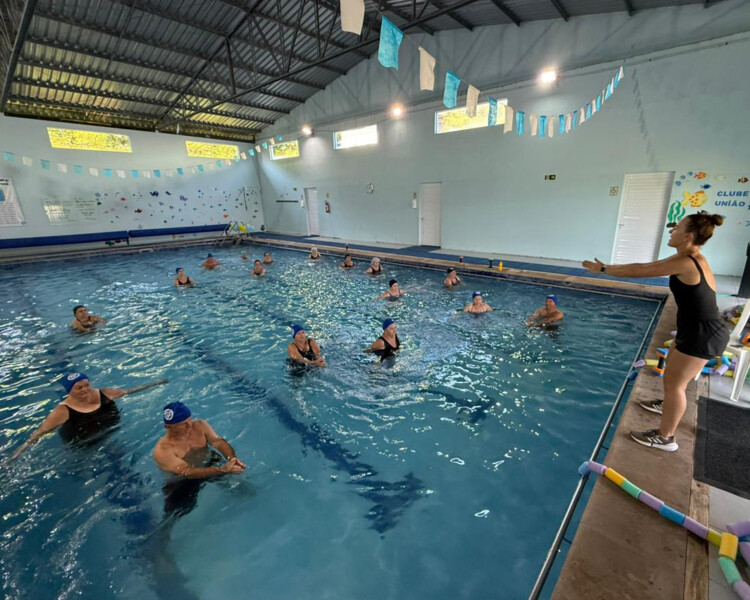agua-movimento-e-qualidade-de-vida-hidroginastica-esta-de-volta-com-mais-vagas