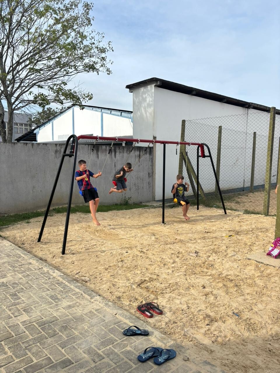 parquinhos-renovados-mais-espaco-para-brincar-e-conviver